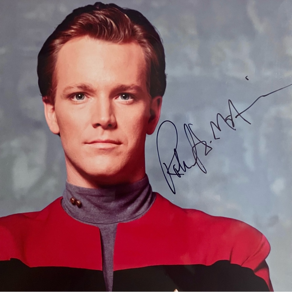 STAR TREK: VOYAGER Signed 8x10 Photo / ROBERT DUNCAN McNEILL As Lt. Tom Paris